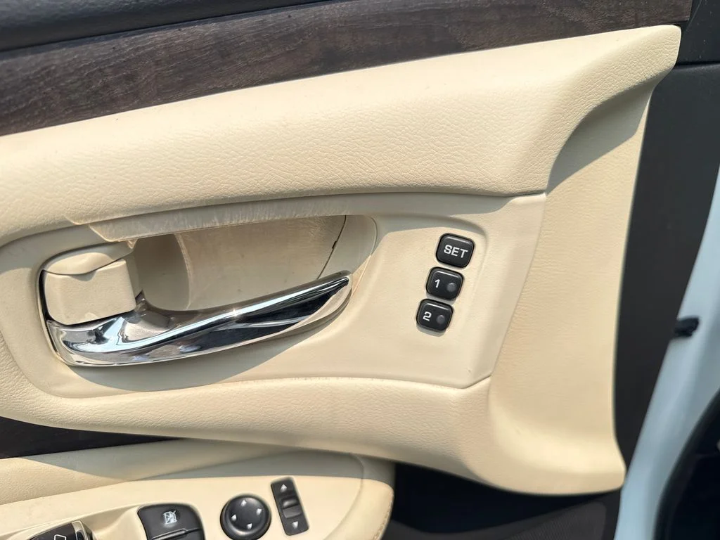 Used 2024 White Nissan Platinum image 14