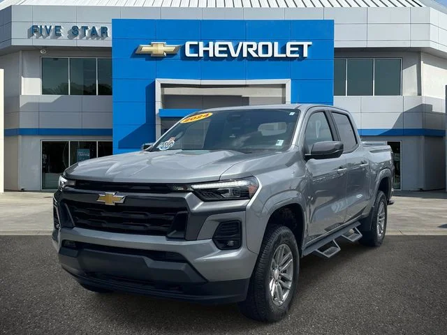 Used 2024 Gray Chevrolet LT image 3