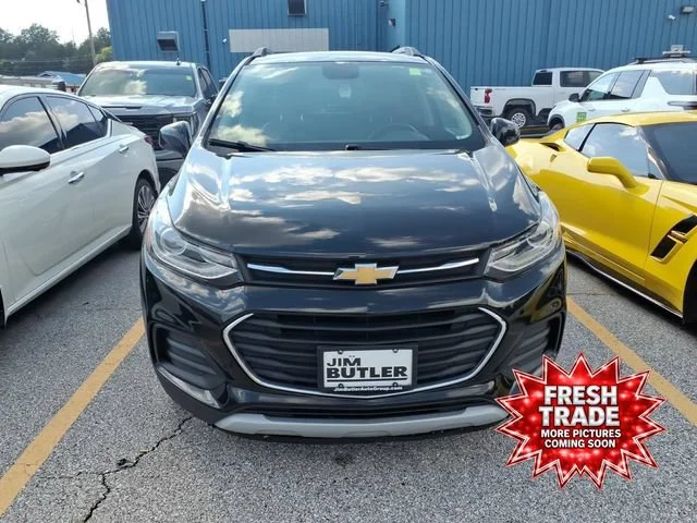 Used 2019 MOSAIC BLACK METALLIC Chevrolet LT image 3