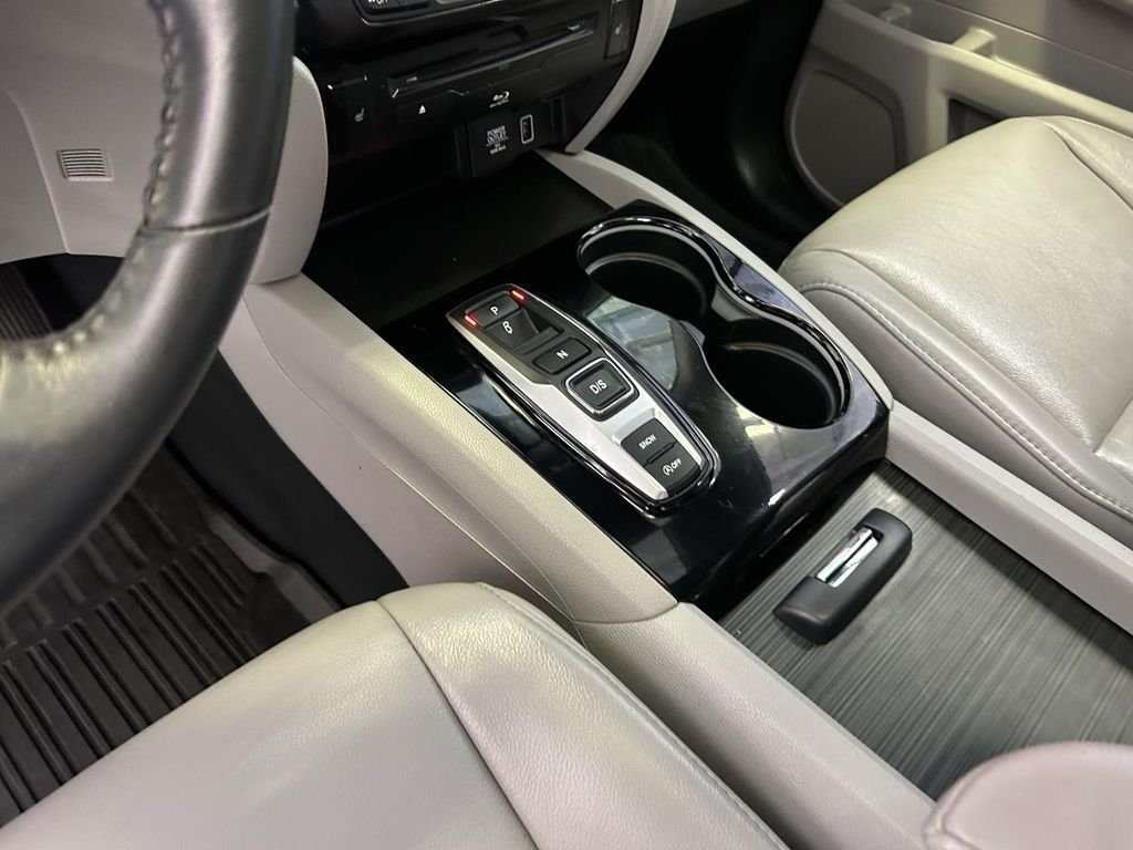 Used 2022 Silver Honda Touring image 23