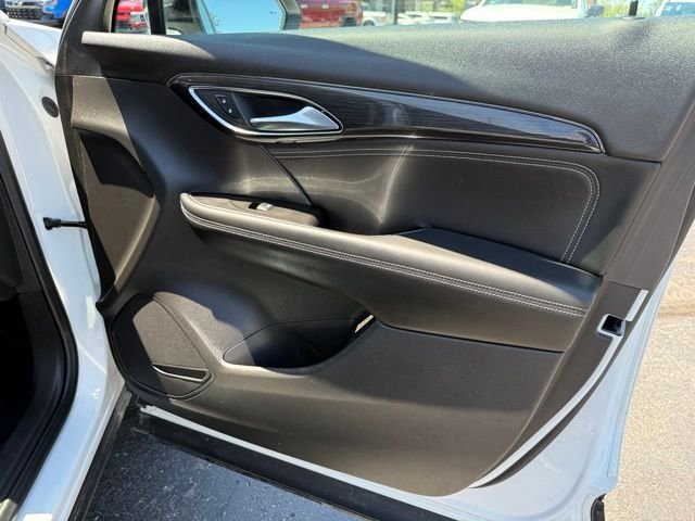 Used 2021 White Buick Essence image 21