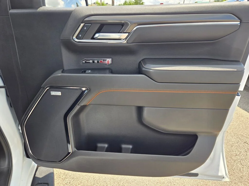 Used 2024 White GMC AT4 image 8