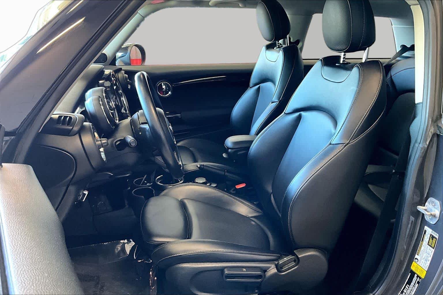 Used 2018 Thunder Grey Metallic MINI Cooper S image 8