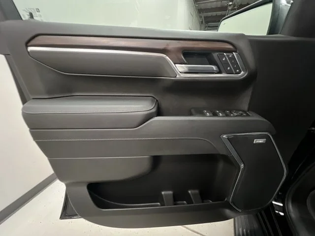 New 2026 Onyx Black GMC SLT image 23
