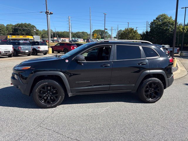 Used 2018 Diamond Black Jeep Trailhawk image 5