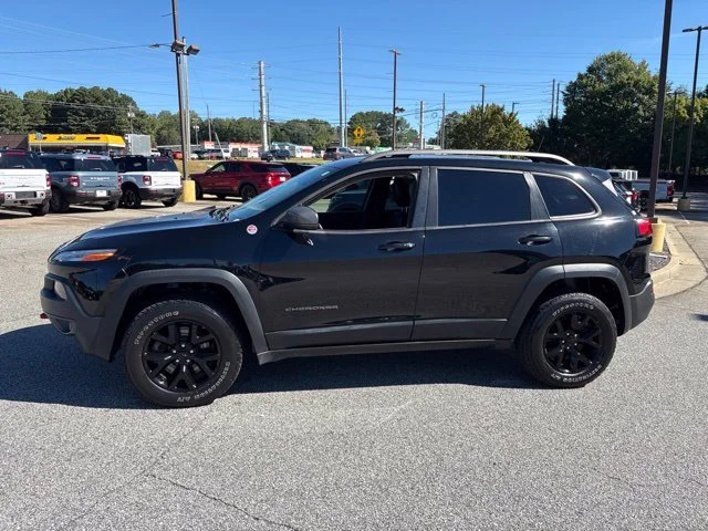 Used 2018 Black Jeep Trailhawk image 5