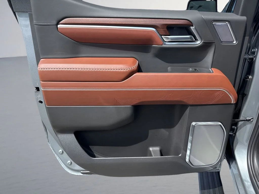 New 2026 Sterling Metallic GMC Denali Ultimate image 32