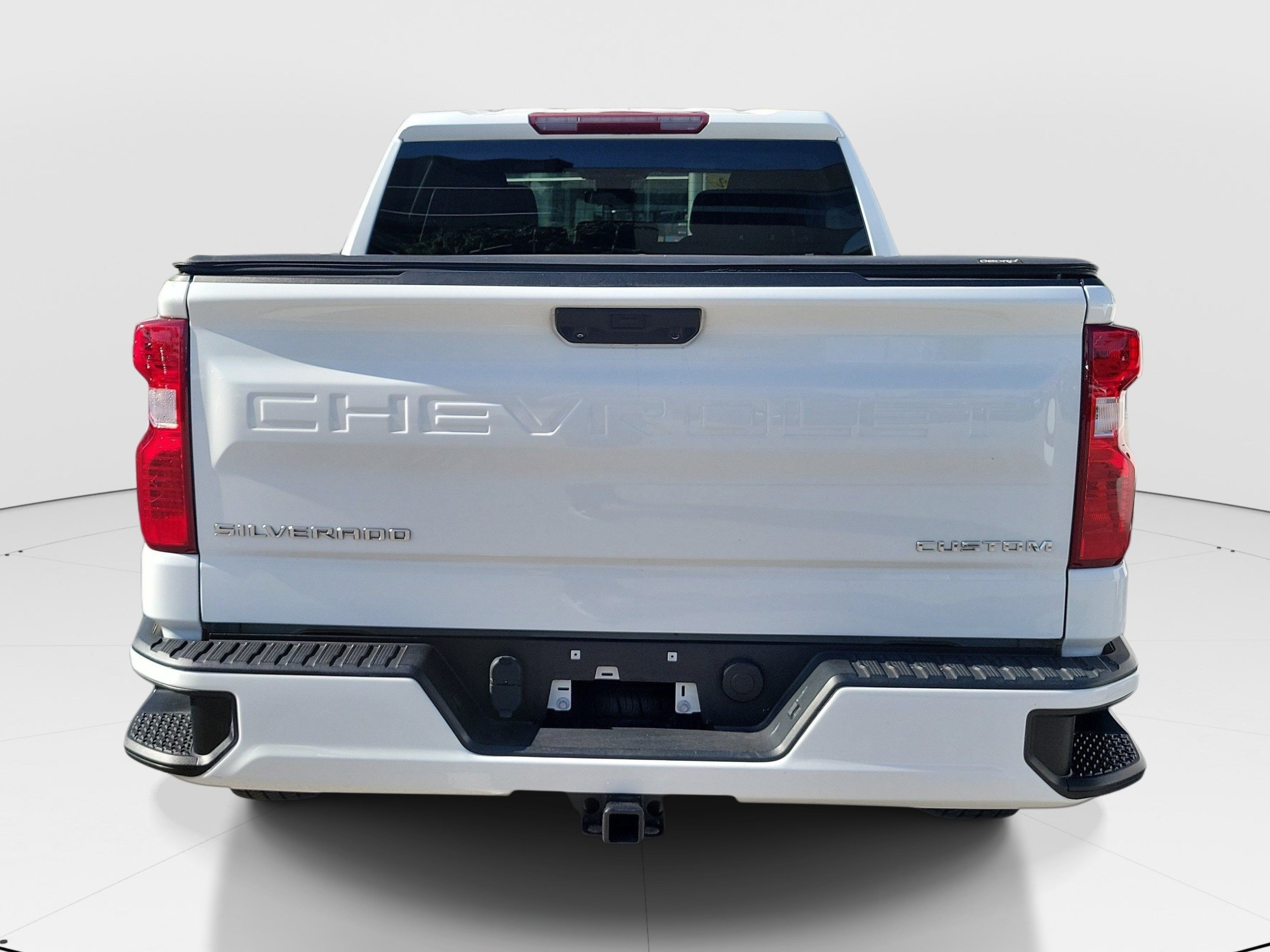 Used 2022 Summit White Chevrolet Custom image 6