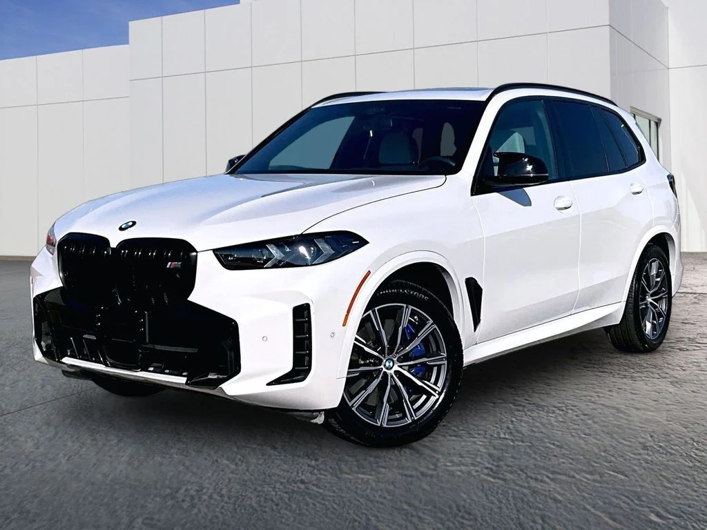Used 2026 White BMW M60i image 1