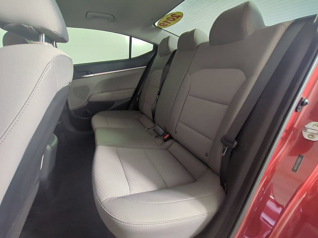 2019 Hyundai Elantra SE - Photo 14