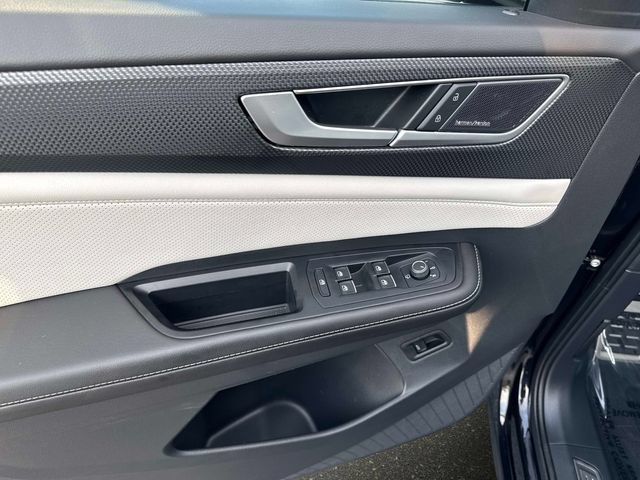 Used 2024  Volkswagen 2.0T SEL Premium R-Line image 16