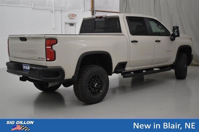 2026 Chevrolet Silverado 2500 HD ZR2 - Photo 15