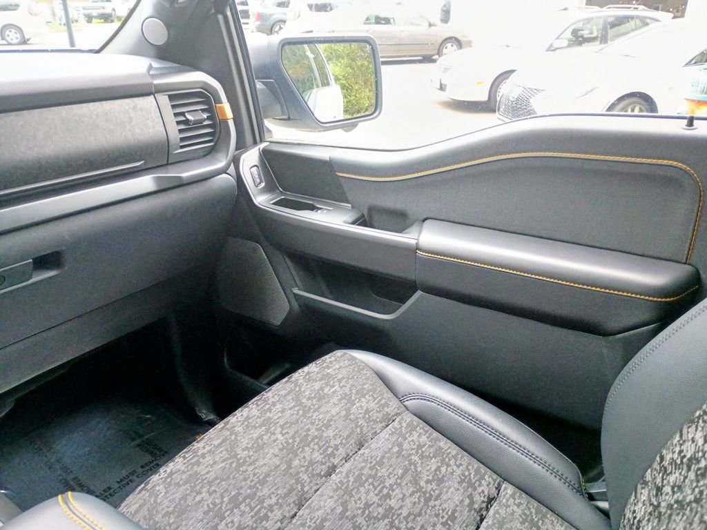 Used 2025 White Ford Tremor image 25