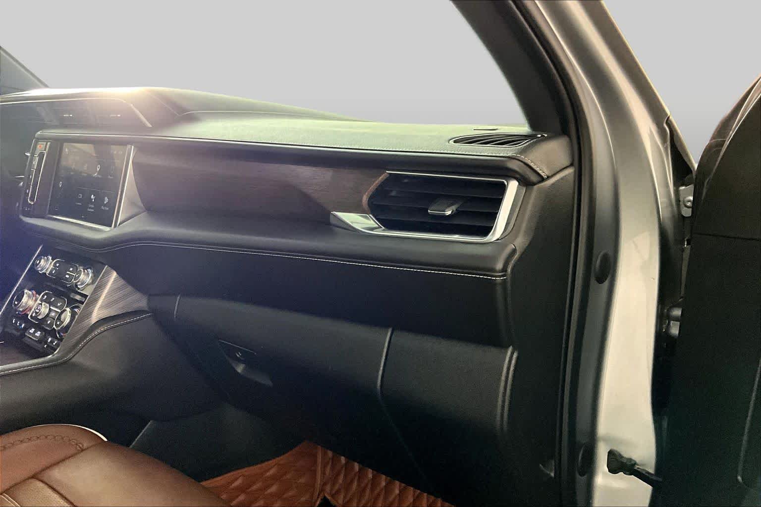 Used 2023 Sterling Metallic GMC Denali Ultimate image 17