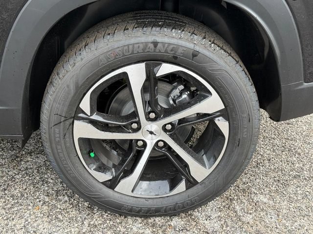 New 2026 Mosaic Black Metallic Chevrolet 1RS image 4