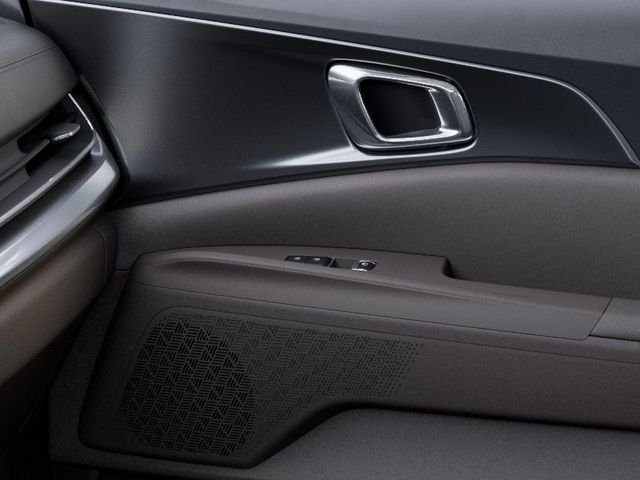 New 2027 Ceramic Silver Kia LXS image 25