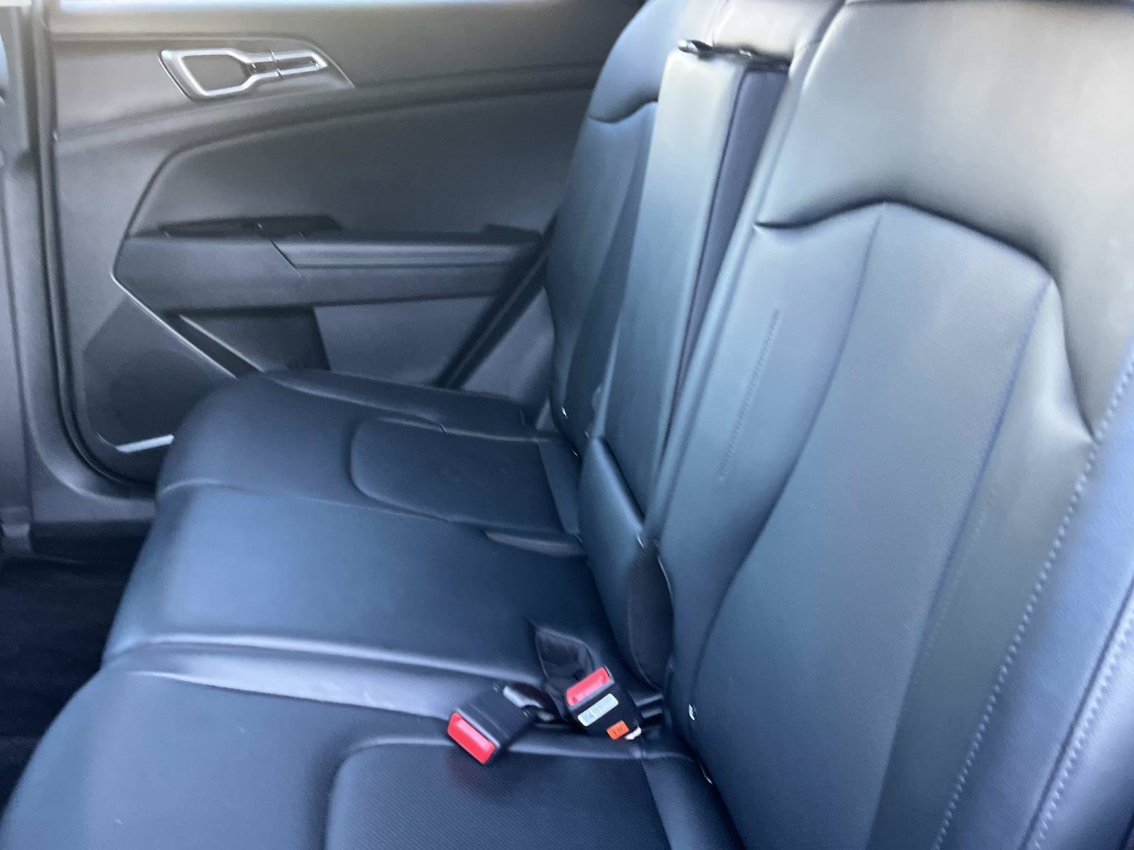 Used 2024 Everlasting Silver Kia EX image 20