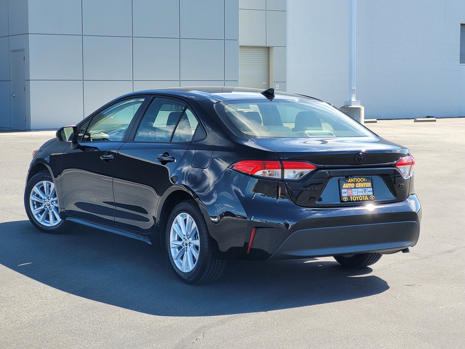 Used 2025  Toyota LE image 6