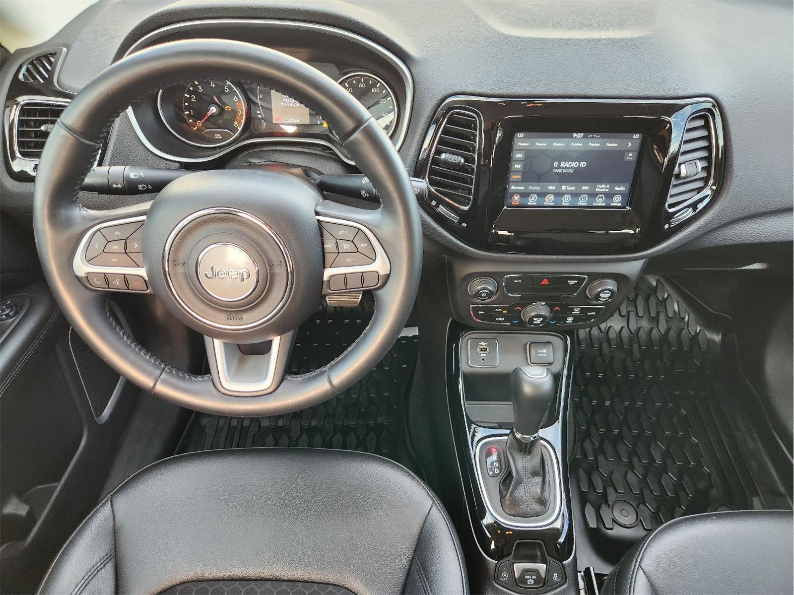 2020 Jeep Compass photo 27 of 33