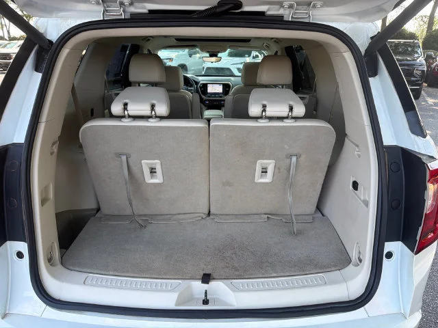 Used 2022 WHITE FROST TRICOAT GMC Denali image 18
