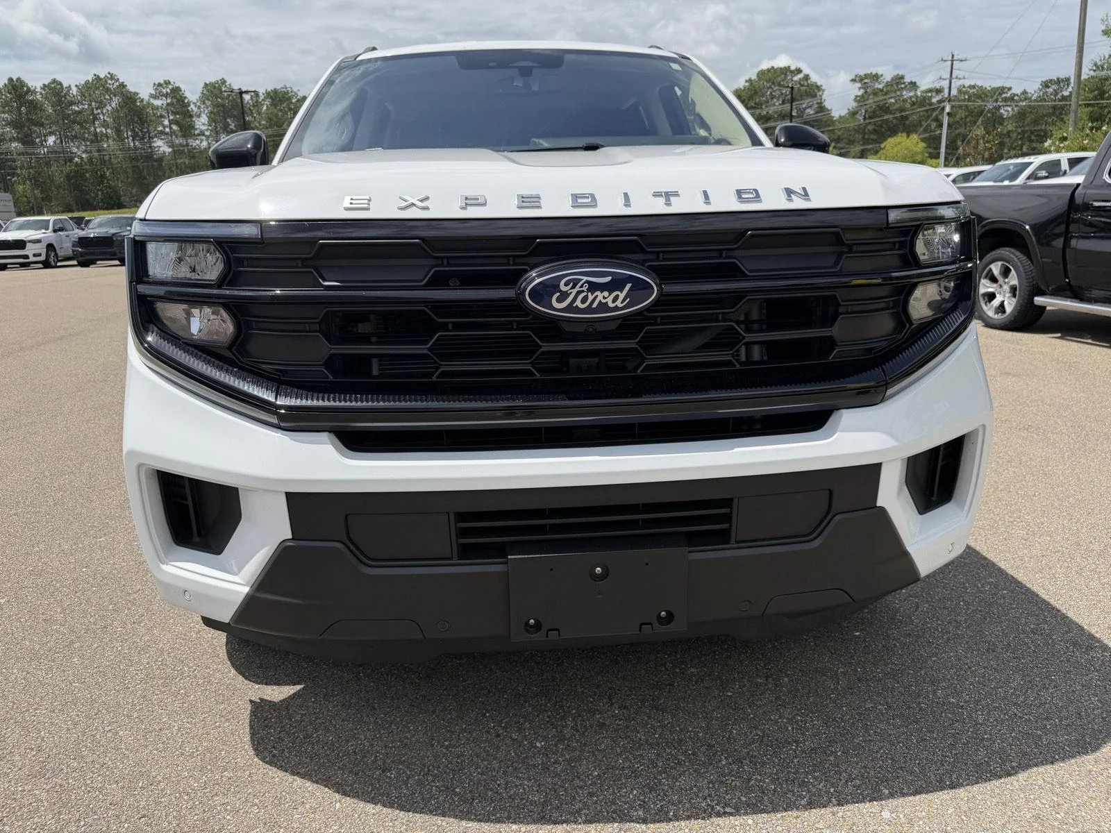 Used 2025 Oxford White Ford Active image 26