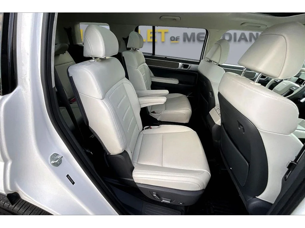 Used 2025  Hyundai Calligraphy image 19