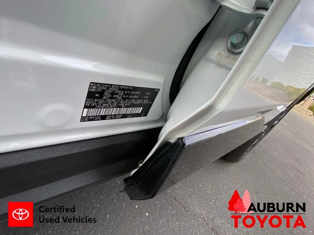 Used 2025 Ice Cap Toyota SE image 35