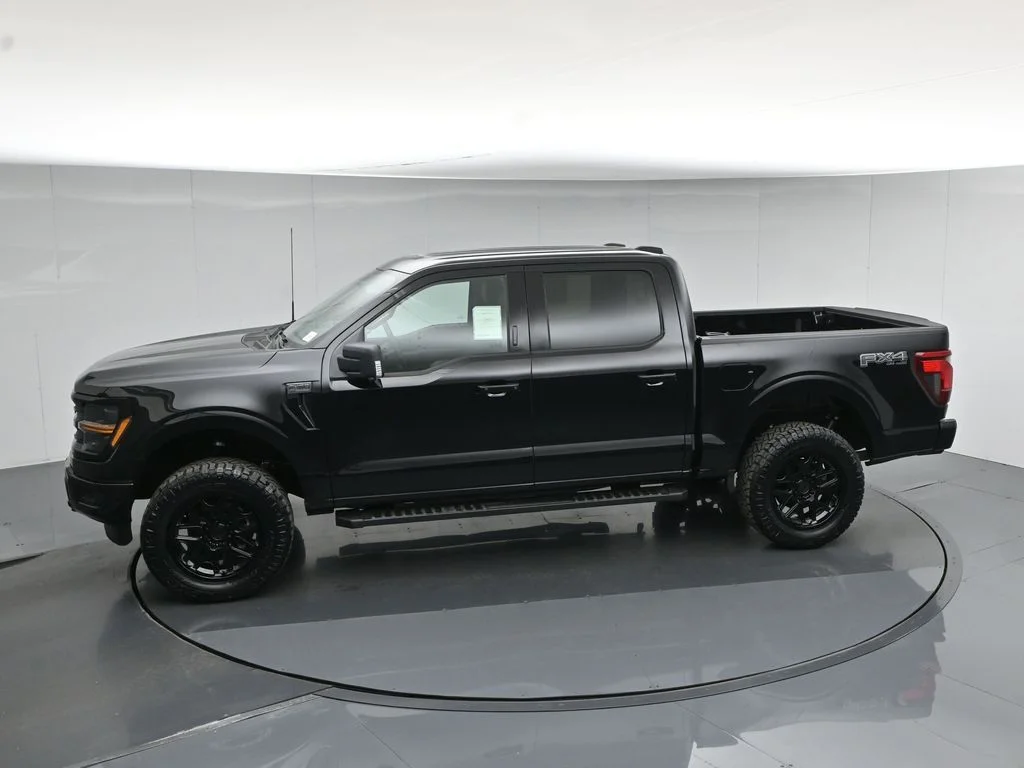New 2026 Agate Black Metallic Ford XLT image 44