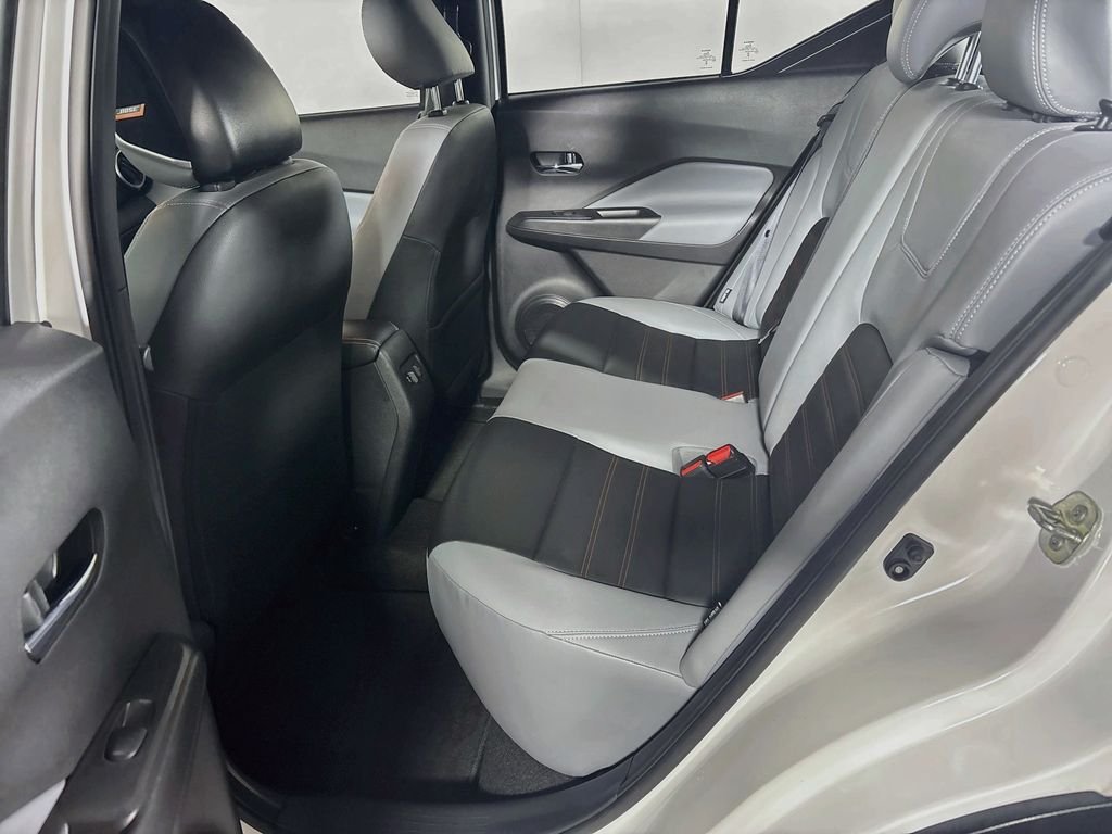 Used 2024 Aspen White Nissan SR image 19