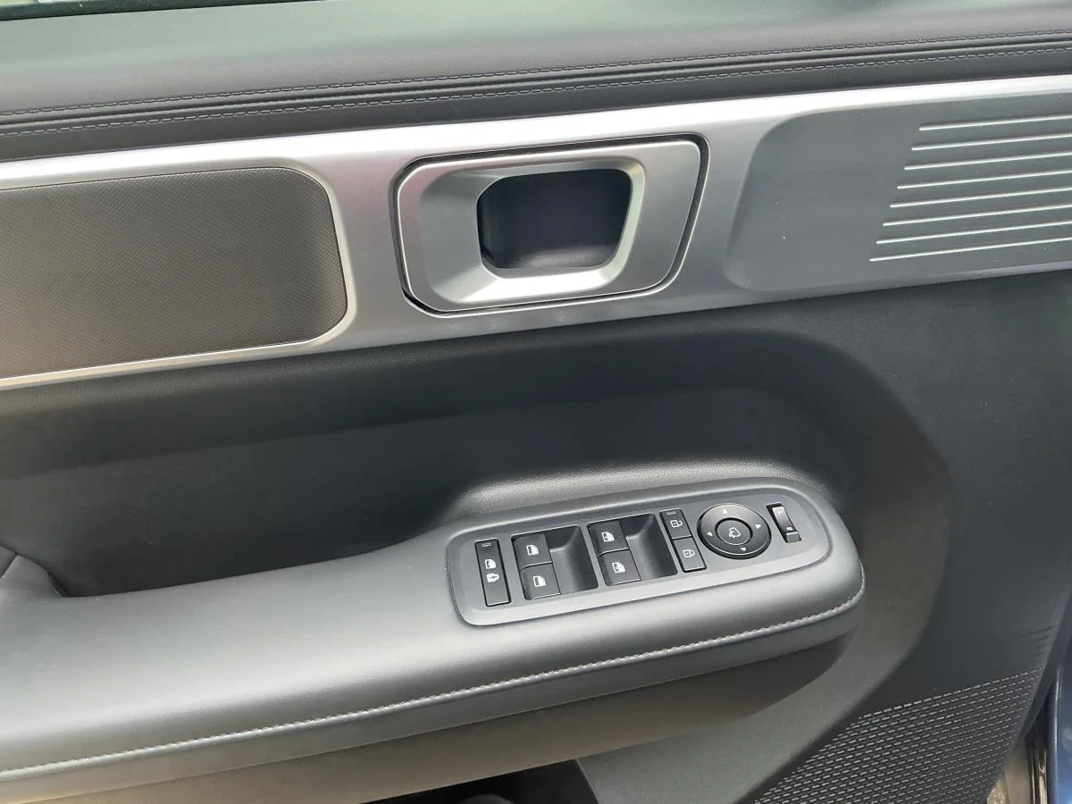 Used 2025 Blue Hyundai XRT image 16