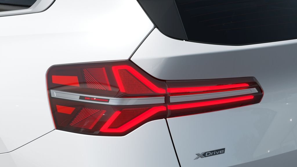 New 2026 Mineral White Metallic BMW 30 xDrive image 33