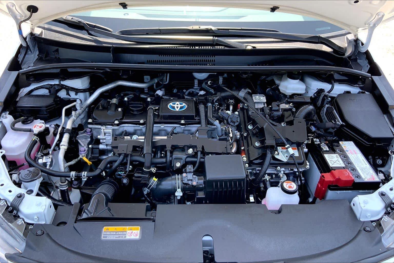 Used 2024 Ice Cap Toyota Hybrid LE image 31