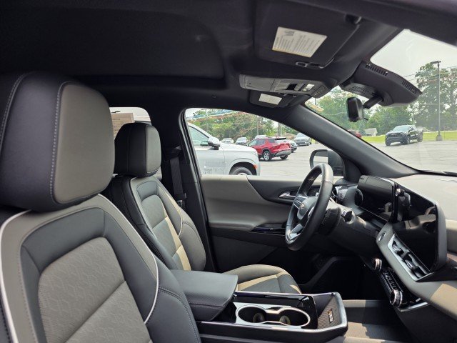 Used 2025 Sterling Gray Metallic Chevrolet LT image 18