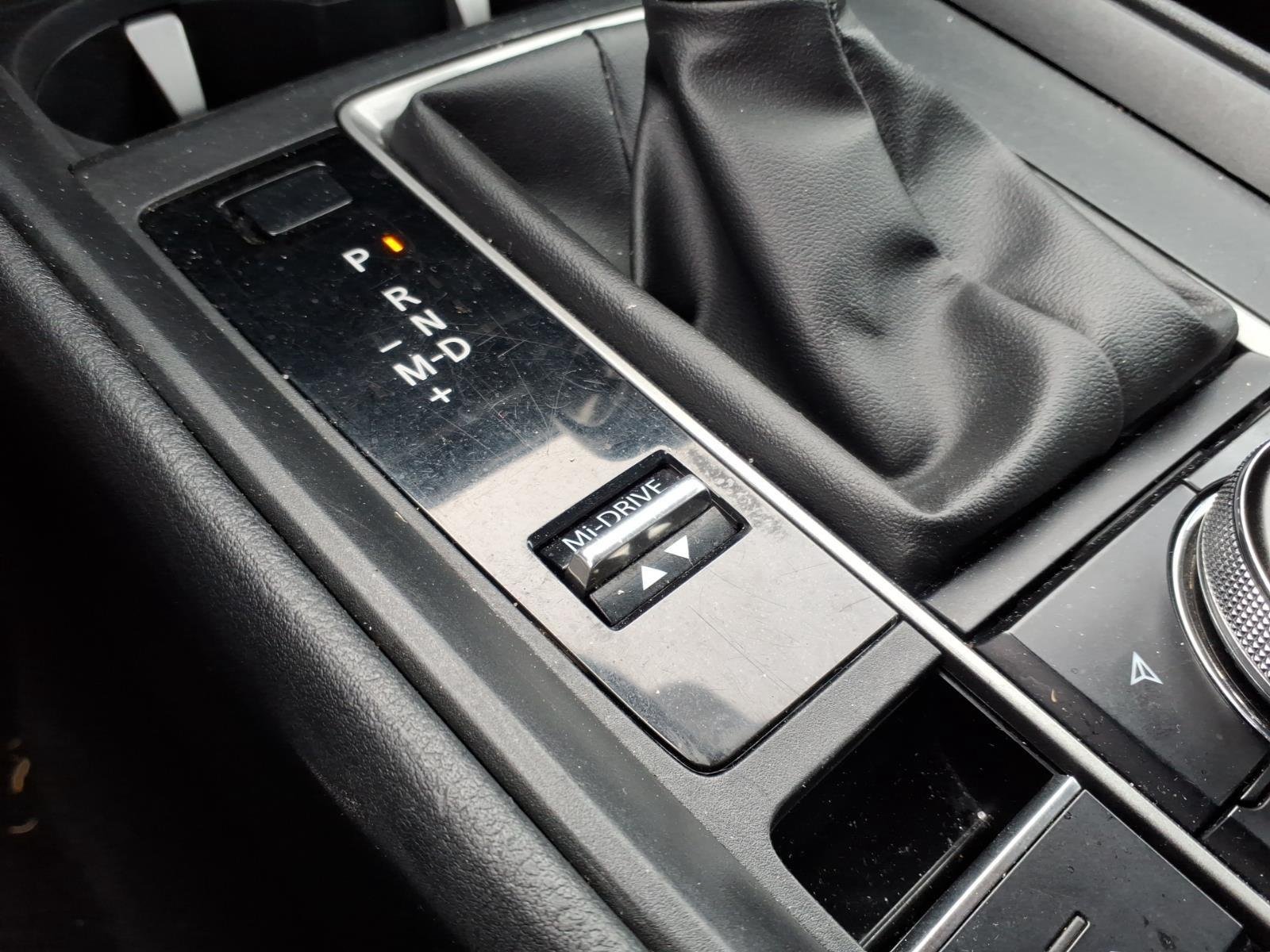Used 2025 Wind Chill Pearl Mazda 2.5 S Preferred Package image 9
