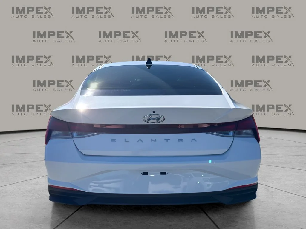 Used 2021 Gray Hyundai SE image 4