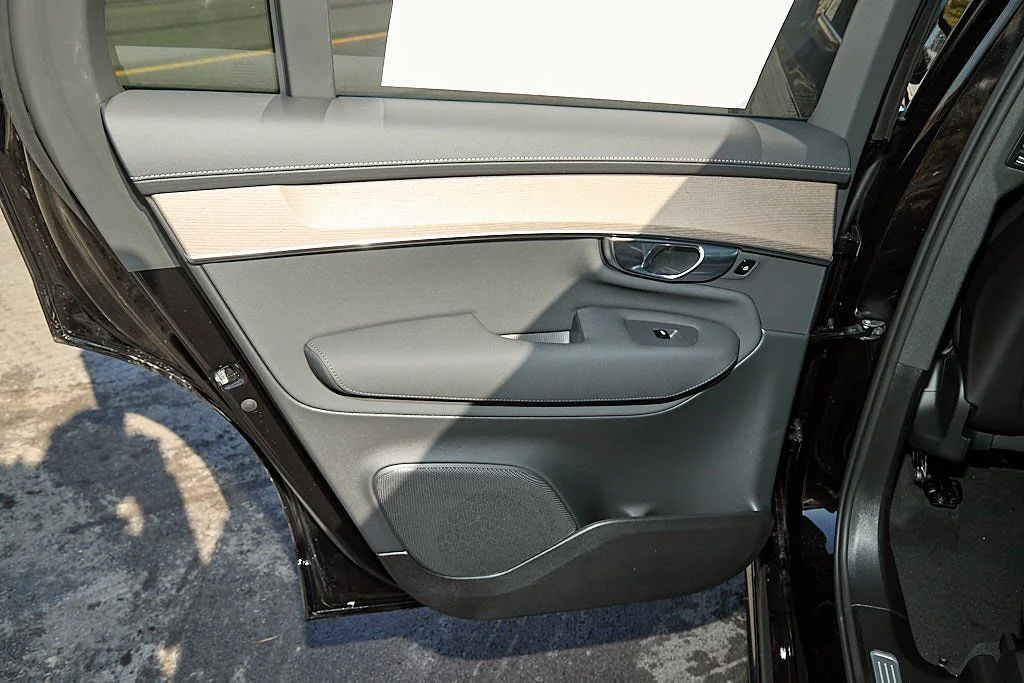 New 2026 Onyx Black Volvo Plus image 18