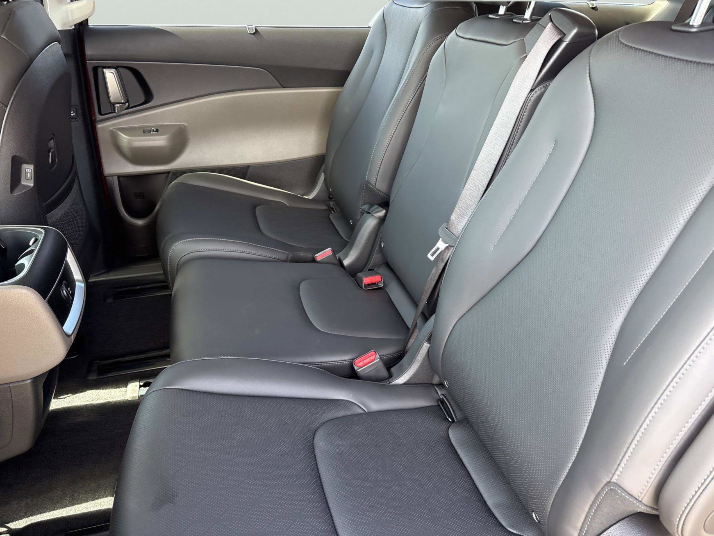 2026 Kia Carnival EX - Photo 17