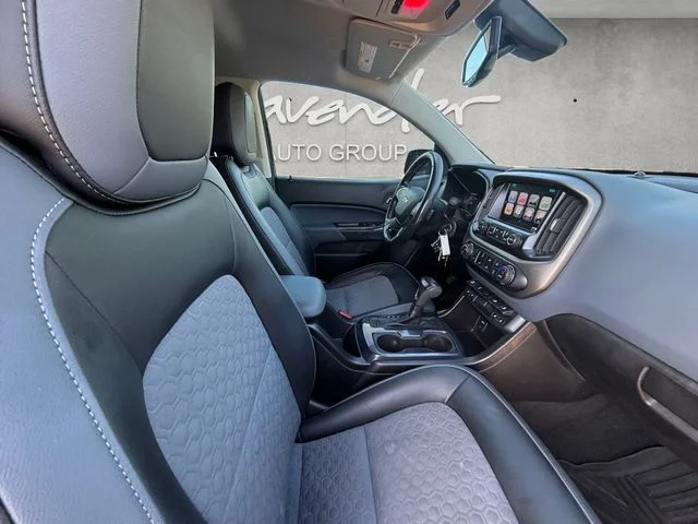 Used 2016 White Chevrolet Z71 image 25