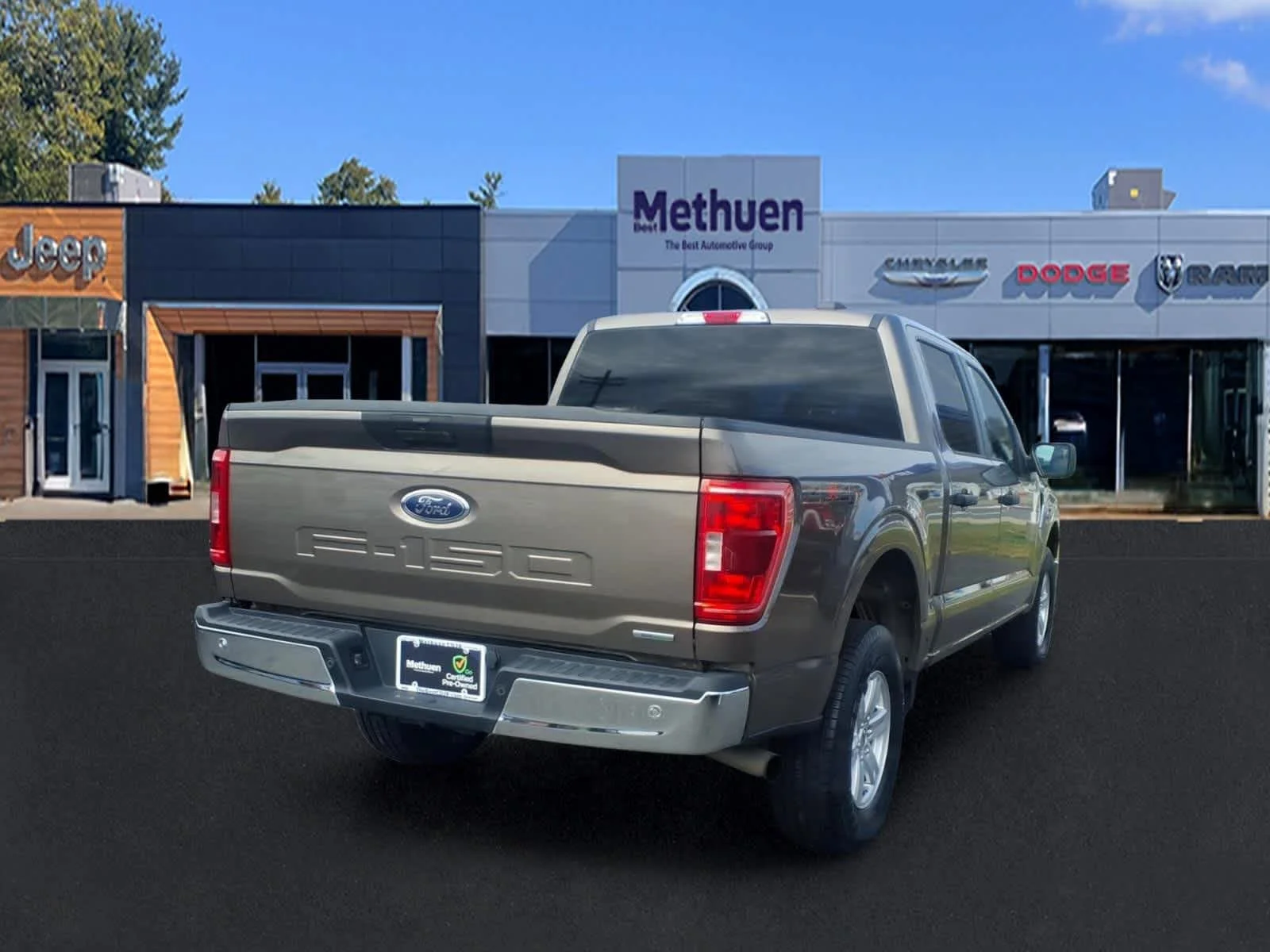 Used 2023 Stone Gray Metallic Ford XLT image 3