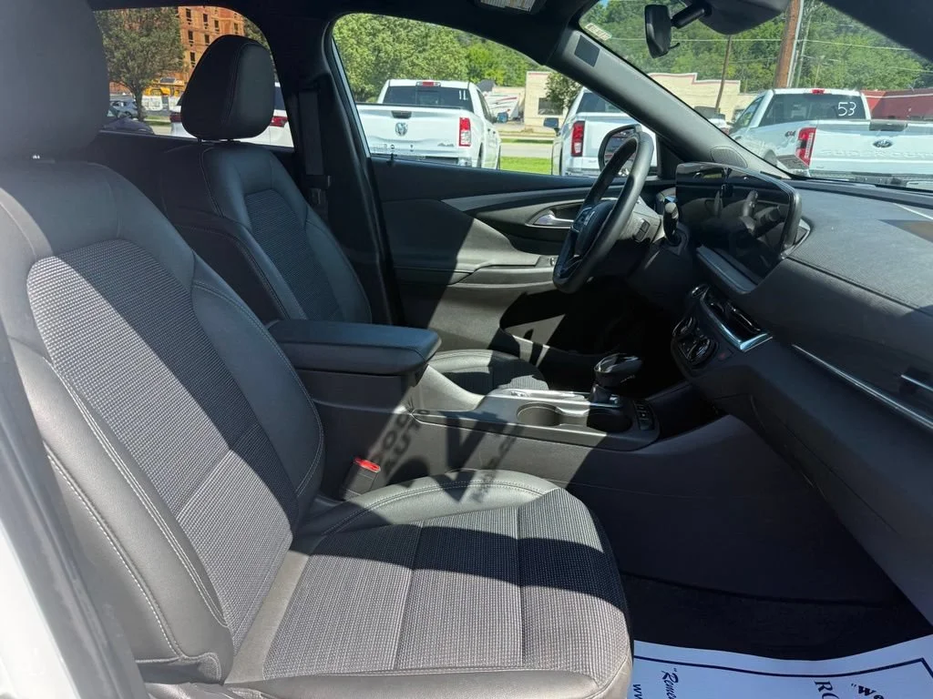 Used 2024 Summit White Buick Preferred image 11