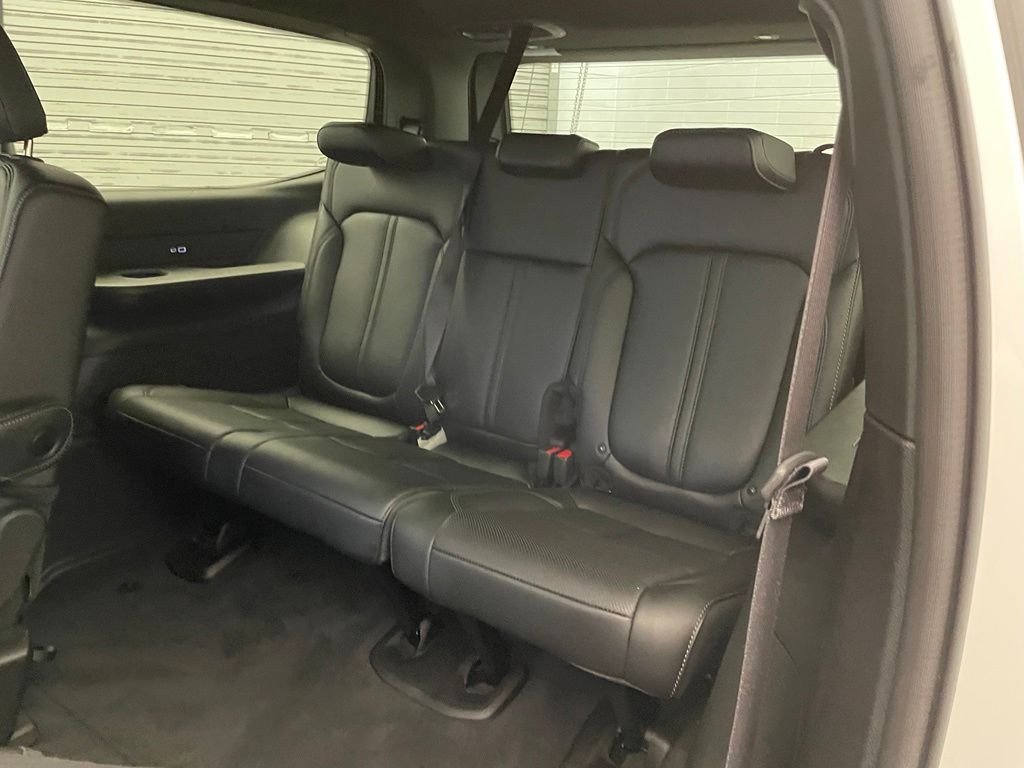 New 2026 Bright White Clear-Coat Exterior Paint Jeep  image 20