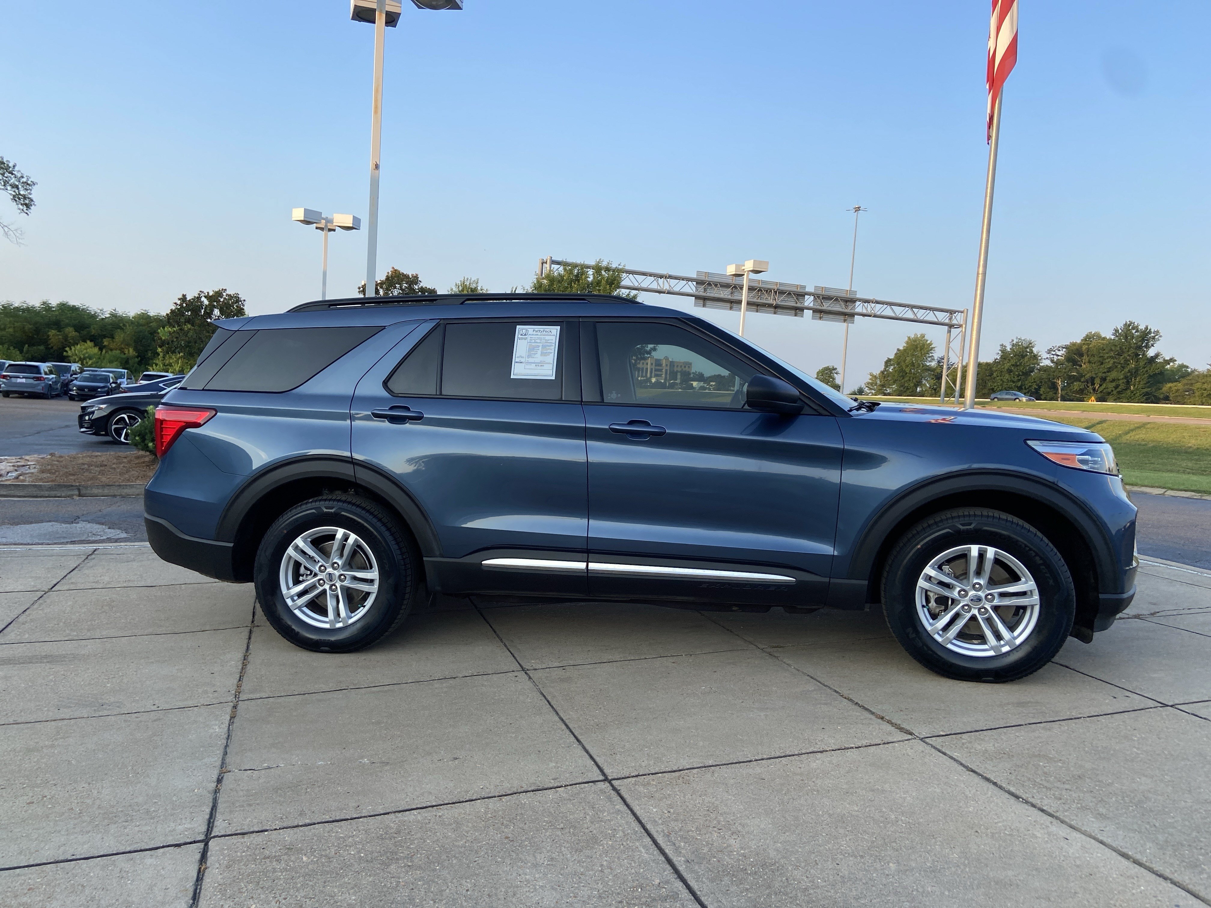 Used 2020 Blue Metallic Ford XLT image 13