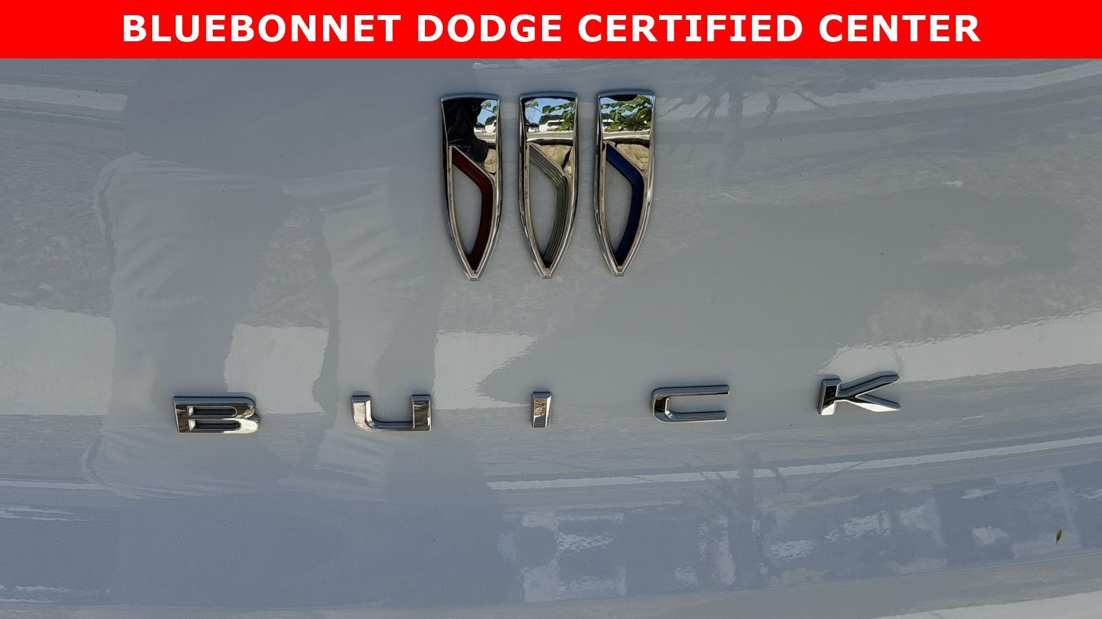 Used 2026 Summit White Buick Preferred image 19