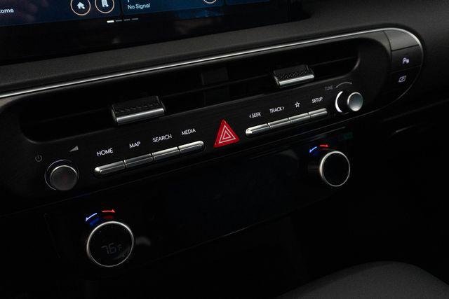 New 2026 White Hyundai Blue SEL 8P image 26