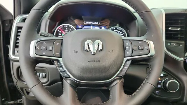 New 2026 Diamond Black Crystal Pearl-Coat Exterior Paint RAM Big Horn/Lone Star image 24