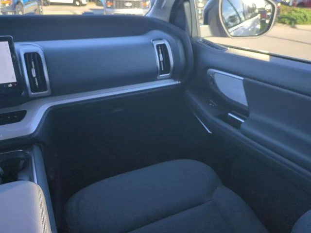 New 2026 Oxford White Ford MAX Active image 17