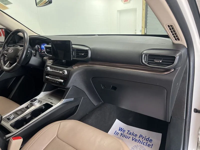 Used 2020 White Ford Limited image 14