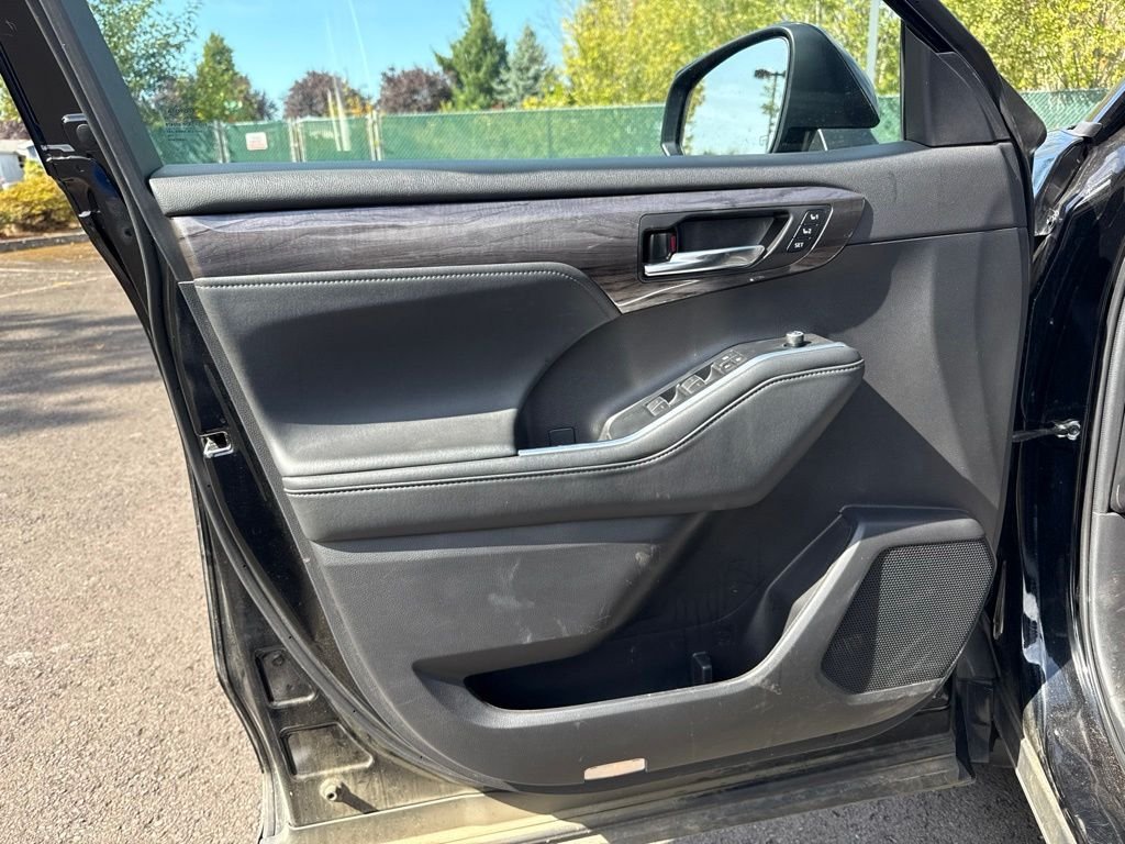Used 2022 Midnight Black Metallic Toyota Platinum image 17