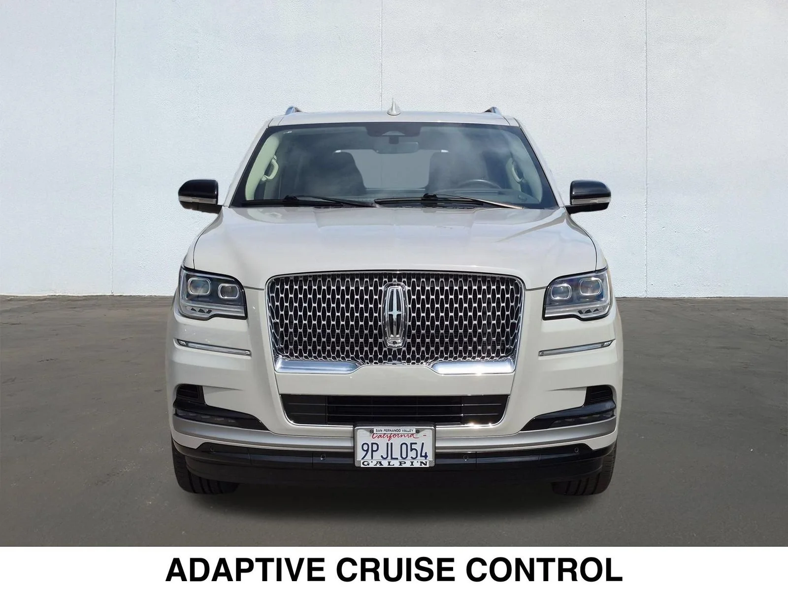 Used 2023 White Lincoln Reserve image 2