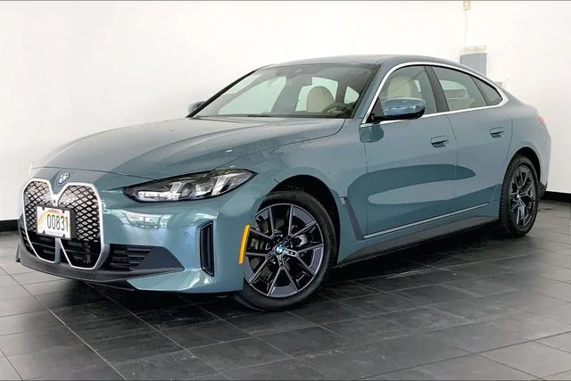 2025 BMW i4 eDrive40